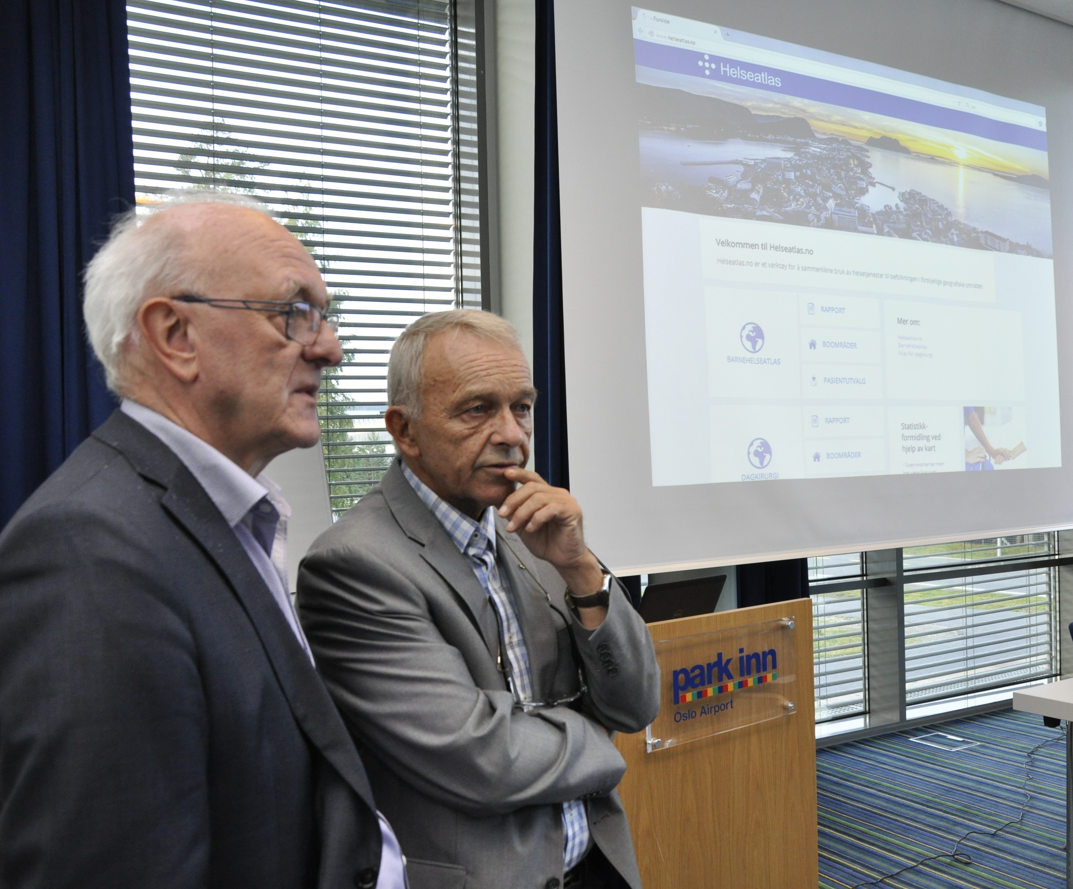 Et par menn som snakker