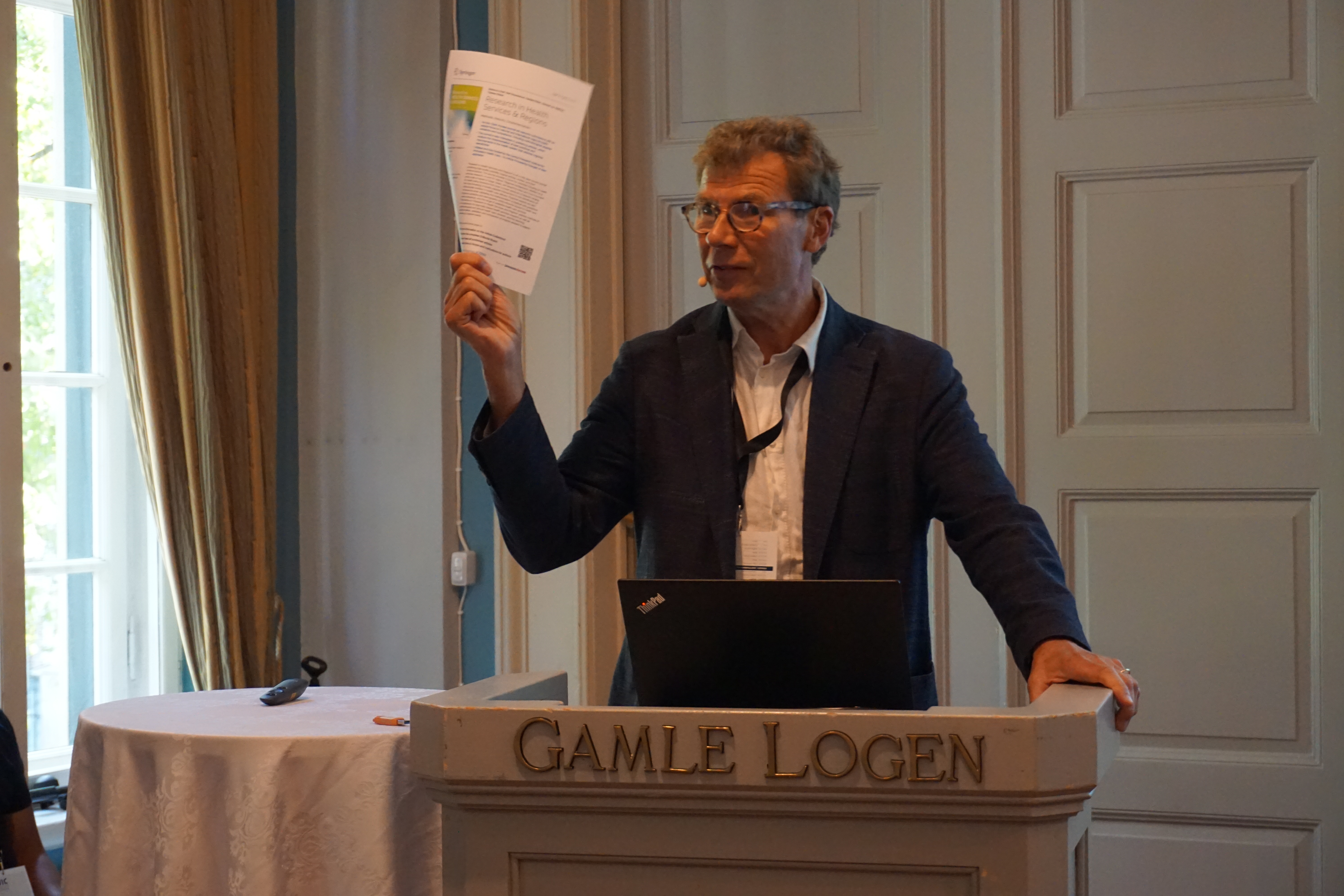 Ole Tjomsland holder presentasjon