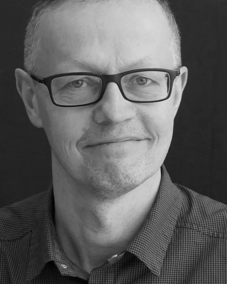 Frank Olsen i svart hvitt bilde