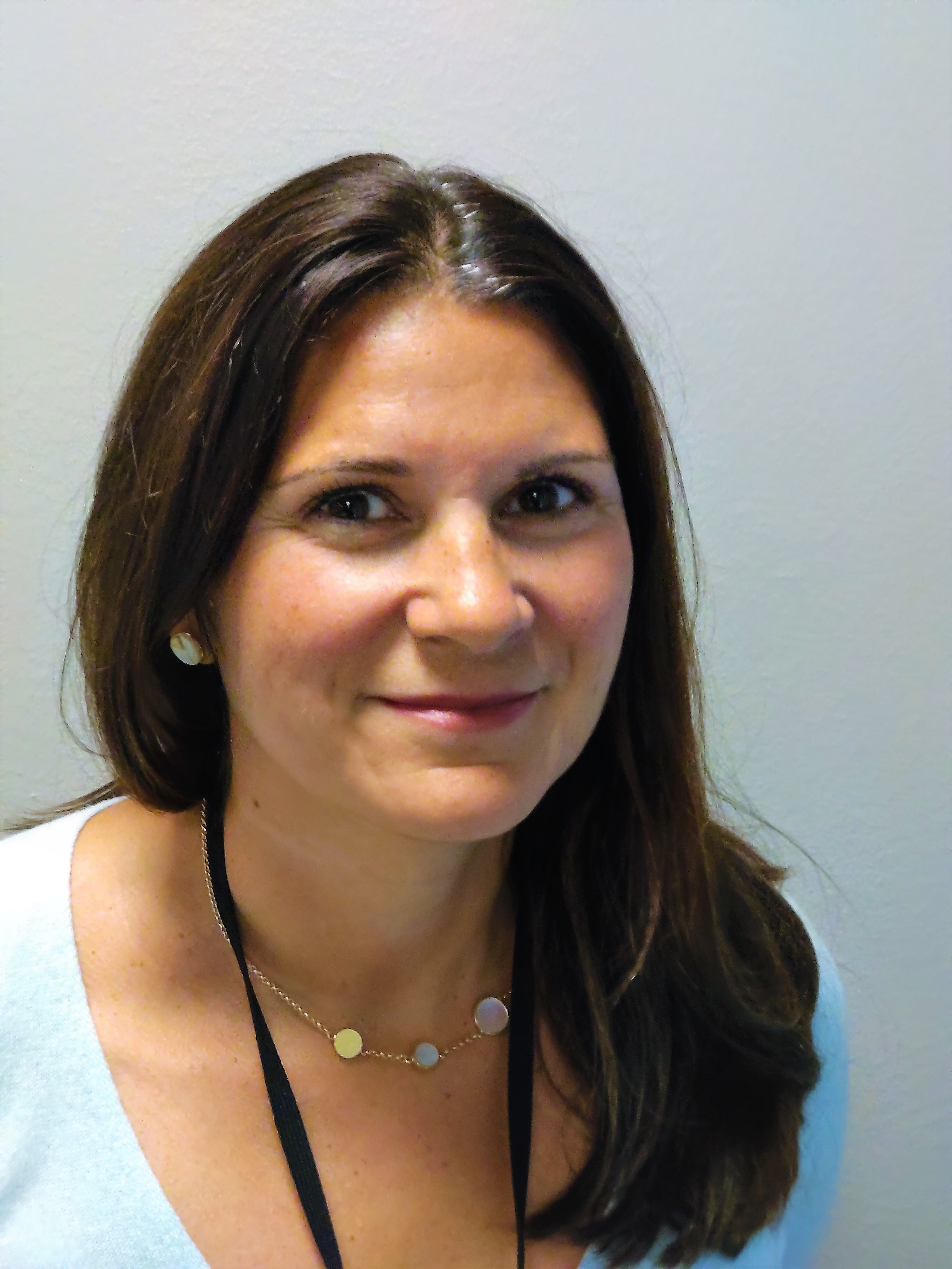 En kvinne med langt hår